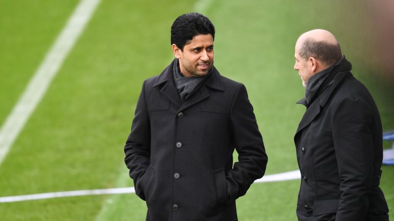 Nasser Al-Khelaïfi, aqui com o diretor desportivo Antero Henrique, foi colocado em causa depois de mais uma época aquém do PSG