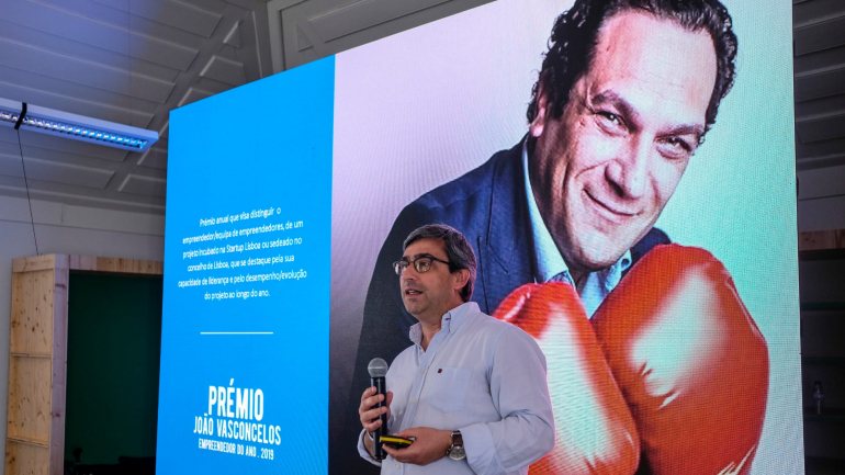 Miguel Fontes, diretor da Startup Lisboa, apresentou o prémio João Vasconcelos, que liderava a associação antes de Miguel Fontes ser escolhido para o cargo