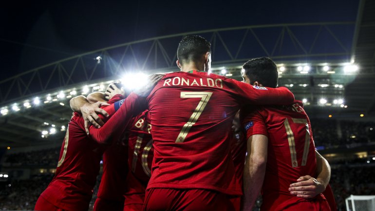 Ronaldo inaugurou o marcador e decidiu o jogo com a Suíça com mais dois golos nos últimos três minutos