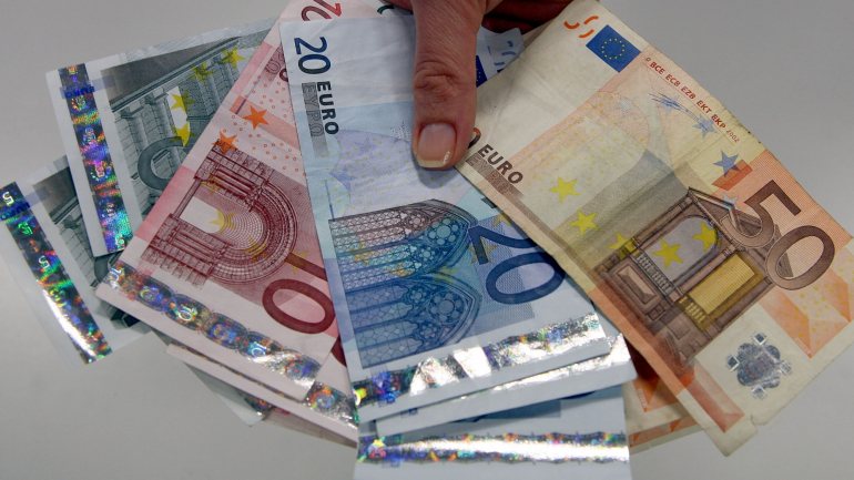 A procura atingiu 1.561 milhões de euros para os BT a 11 meses, 1,64 vezes superior ao montante colocado