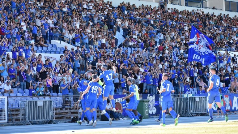Depois da festa da subida e do final do Campeonato no Restelo, azuis ganharam final da 1.ª Divisão da AF Lisboa no 1.º de Maio