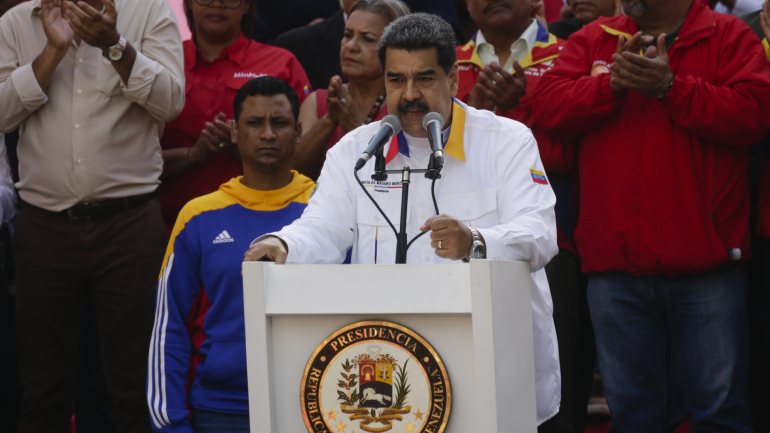 Nicolás Maduro encontrou-se com Sai Baba oito anos antes de assumir o poder na Venezuela