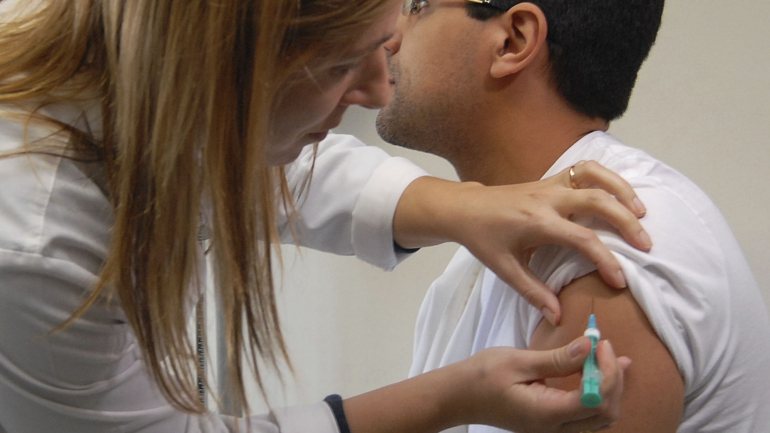 É nos países em desenvolvimento que o nível de confiança na vacinação regista números mais elevados