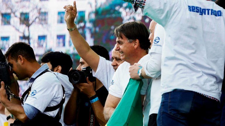 Bolsonaro chegou mesmo a prometer apresentar um projeto de lei para extinguir a possibilidade de reeleição de um Presidente