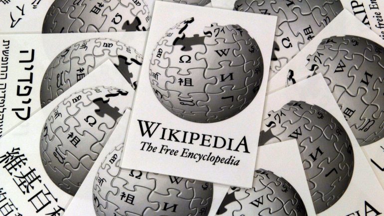 A Wikipedia foi lançada a 15 de janeiro de 2001