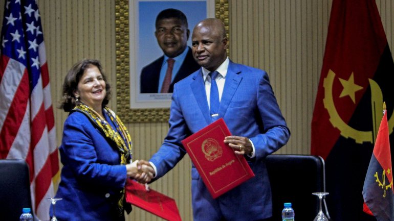 Nina Maria Fite realçou que os EUA estão comprometidos com Angola como um parceiro estratégico