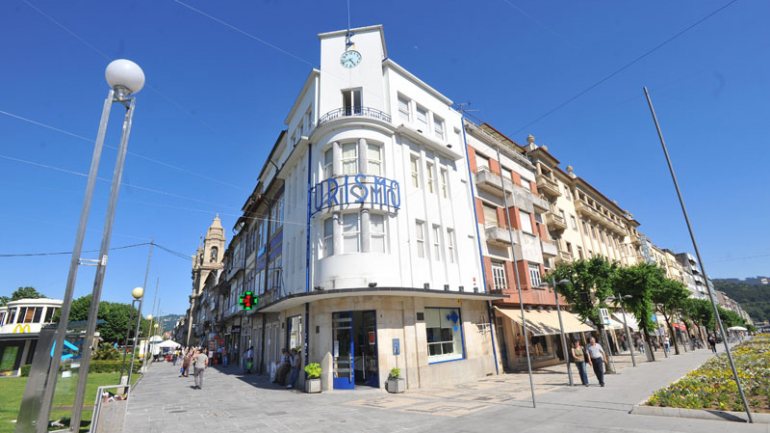O edifício fica localizado no centro de Braga e está classificado como de interesse público