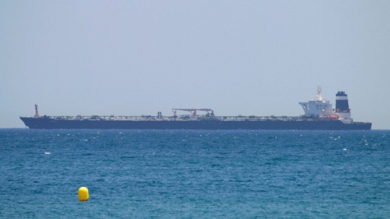 O Irão criticou o apresamento do petroleiro e instou o Reino Unido a libertá-lo imediatamente