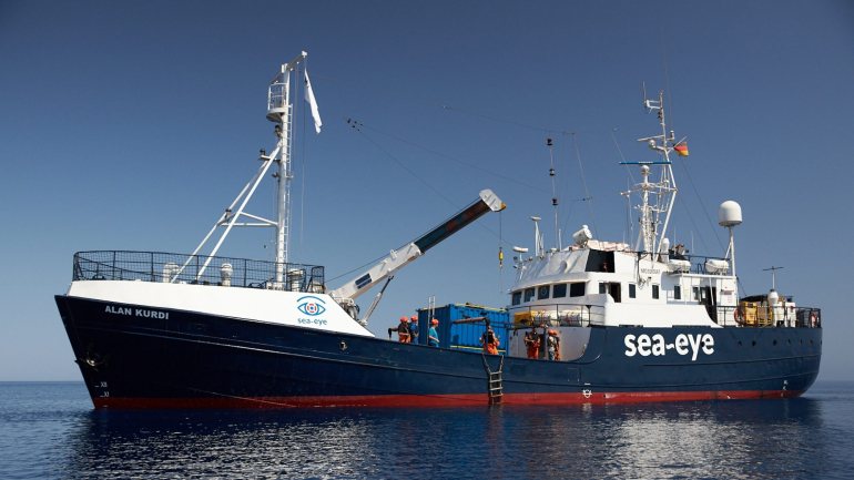 O navio Alan Kurdi é da ONG alemã Sea-Eye