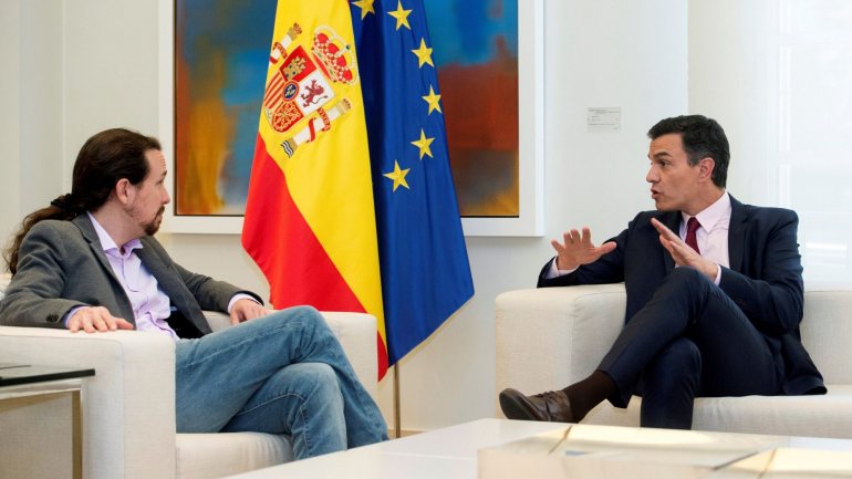 Pedro Sánchez e Pablo Iglesias em reunião esta terça-feira