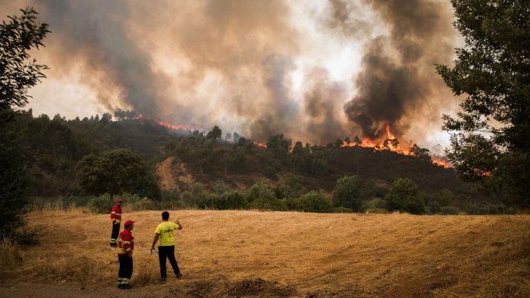 Várias distritos do continente estão atualmente em risco máximo de incêndio