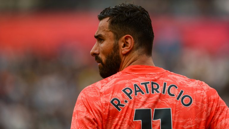 Rui Patrício foi decisivo nas grandes penalidades com três defesas e Wolverhampton venceu City na final do Premier League Asia Trophy