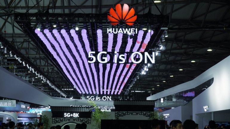 A tecnológica chinesa Huawei pediu a Bruxelas que não reaja com base &quot;em boatos&quot;