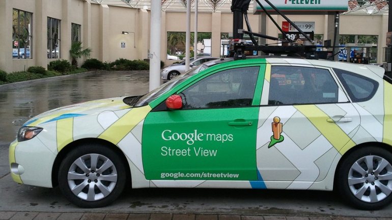 O Street View foi lançado em 2007. A Google utiliza carros como este para recolher as imagens