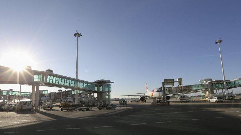 A taxa de crescimento do número de passageiros justifica as obras no aeroporto