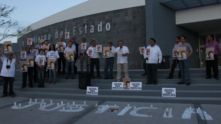 Imagem alusiva a uma manifestação de jornalistas em março de 2018, um ano após o assassinato do jornalista Miroslava Breach. Com mais 100 jornalistas assassinados desde 2000, México é considerado um dos países mais perigosos para jornalistas.