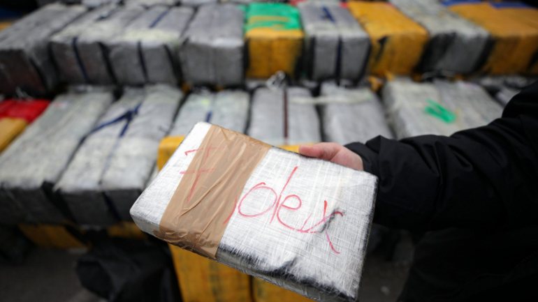A bordo da embarcação foram encontrados 2.256,27 quilogramas de cocaína