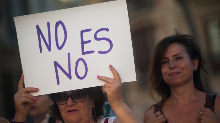 Fotografia tirada em junho de 2019 em Málaga, durante uma manifestação contra a sentença judicial referente ao grupo &quot;La Manada&quot;