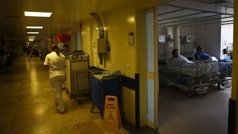 Os pedidos de consulta fora da área de residência já levam a aumento dos tempos de espera em alguns hospitais