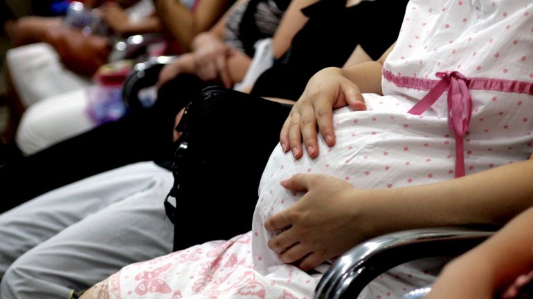 Alexandre Valentim Lourenço lamenta que não tenham sido tomadas medidas para assegurar um funcionamento adequado das maternidades