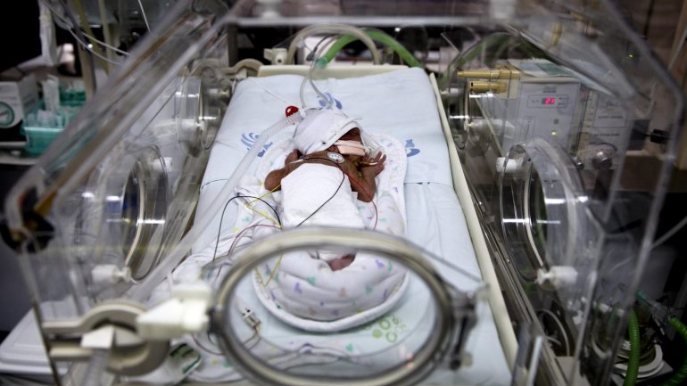 A grávida foi transferida do Hospital de Faro por falta de incubadoras