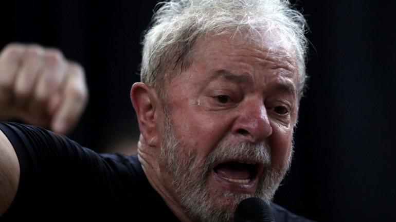 O ex-Presidente está a cumprir oito anos e 10 meses de prisão em Curitiba
