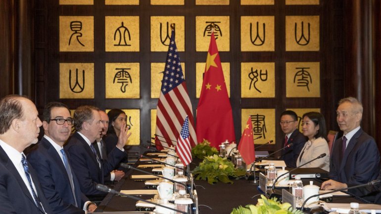A guerra comercial entre China e Estados Unidos tem-se intensificado cada vez mais