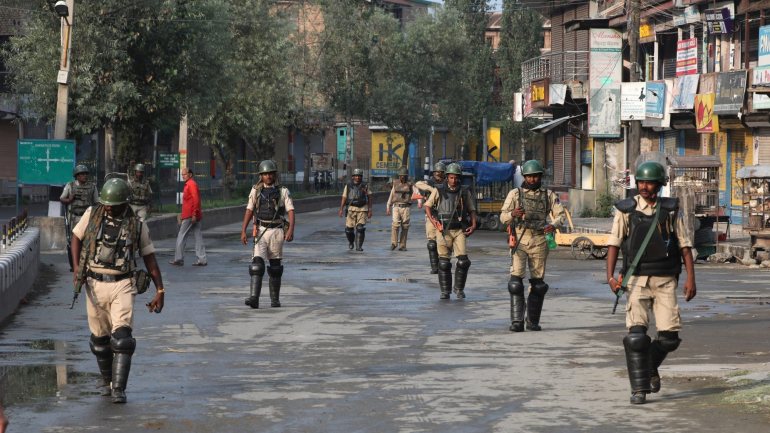 Conflitos já causaram a morte a um manifestante, que foi perseguido pela polícia na Caxemira indiana
