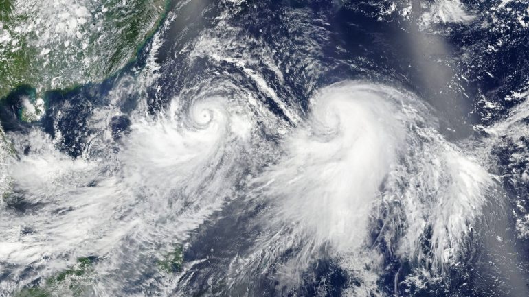 O tufão Lekima desloca-se a 209 quilómetros por hora