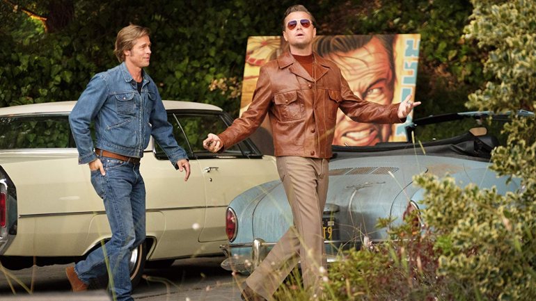 Brad Pitt, Leonardo DiCaprio e os automóveis no brilhante, motorizado e fetichista &quot;Era Uma Vez em... Hollywood&quot;, de Quentin Tarantino