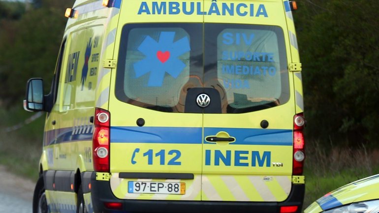 Do acidente resultou também um ferido ligeiro que foi transportado ao hospital de Barcelos