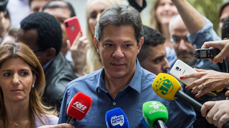 O político do Partido dos Trabalhadores, o mesmo do ex-presidente Luis Inácio Lula da Silva, foi condenado pelo crime de &quot;falsidade ideológica para fins eleitorais
