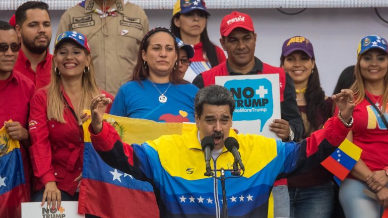 Nicolás Maduro sublinhou querer que Trump &quot;oiça a verdade da revolução bolivariana do século XXI&quot;