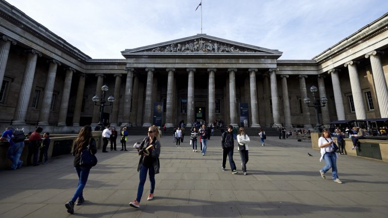 O British Museum foi fundado em 1753, depois de George II ter dado o seu consentimento