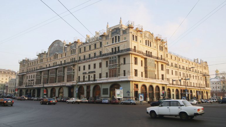 A história de &quot;Um Gentleman em Moscovo&quot;, de Amor Towles, passa-se no hotel Metropol, em Moscovo