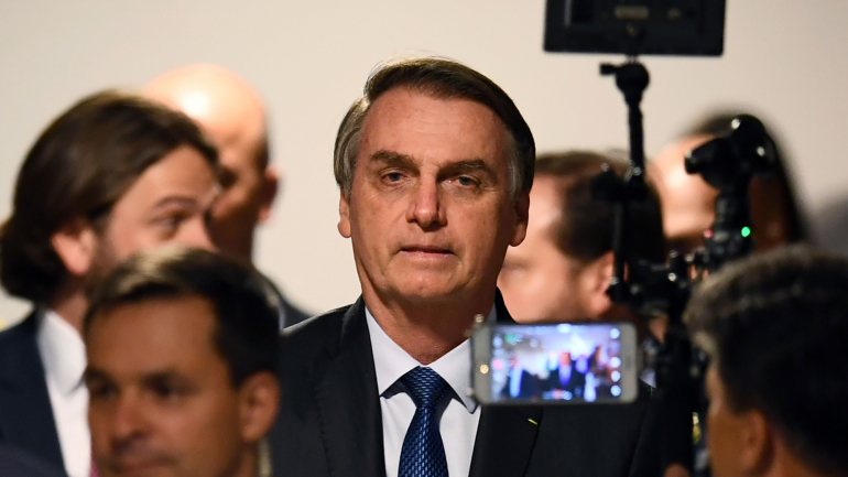 O Presidente brasileiro evitou o contacto com jornalistas depois de a questão ambiental se ter transformado num assunto internacional, e ter gerado críticas de diversos chefes de Estado