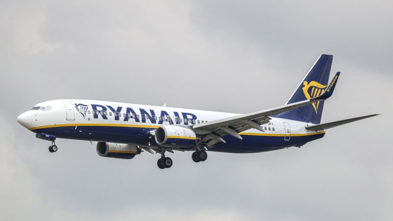 Os tripulantes da Ryanair começaram na segunda-feira uma greve que se prolonga até domingo