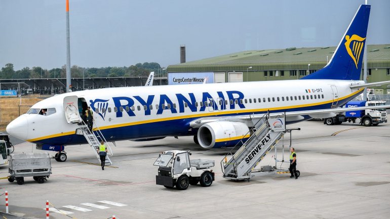 A Ryanair garante que propôs um acordo que responde às preocupações dos tripulantes e que cumpre com a lei portuguesa