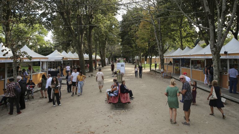 Esta é a sexta vez que a Feira do Livro do Porto vai decorrer nos Jardins do Palácio de Cristal