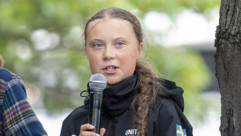 Greta Thunberg está a iniciar uma jornada de várias semanas nos EUA, prevendo-se que participe na cimeira sobre o clima da ONU