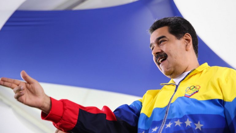 Nicolás Maduro falava em Guarenas, a leste de Caracas, durante uma iniciativa ligada ao regresso às aulas, transmitida em direto e de maneira obrigatória pelas rádios e televisões do país