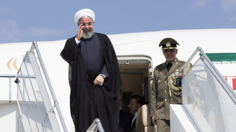 A decisão foi anunciada esta quarta-feira pelo Presidente iraniano na televisão do Estado