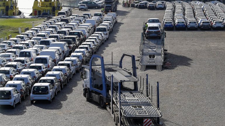 Automóveis oriundos da fábrica Autoeuropa são descarregados no porto de Leixões devido à greve dos estivadores no porto de Setúbal, que impossibilita o carregamento dos automóveis, Matosinhos. 10 de dezembro de 2018
