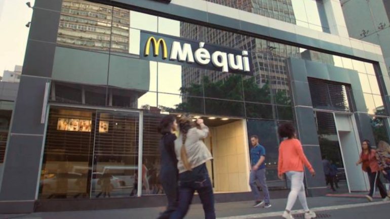 A fachada do restaurante McDonald's - ou melhor, &quot;Méqui&quot; - na Avenida Paulista, São Paulo.