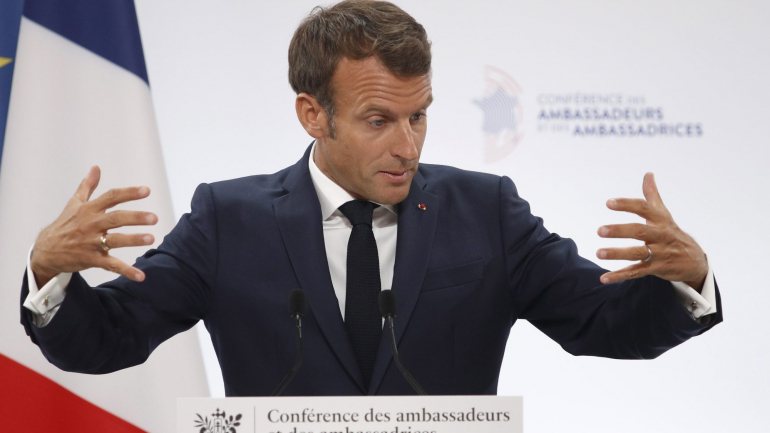 Macron já tinha congratulado a libertação do cineasta com uma publicação na sua conta na rede social Twitter