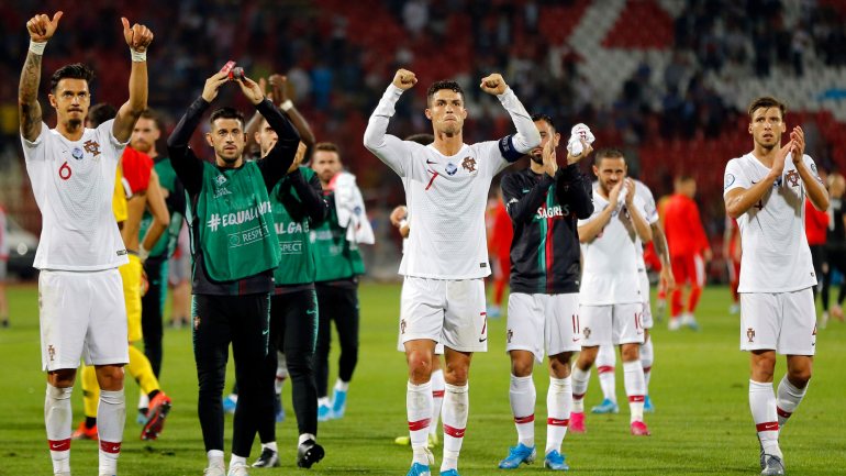 Portugal deu um passo importante na qualificação para o Europeu com os dois triunfos na Sérvia e na Lituânia