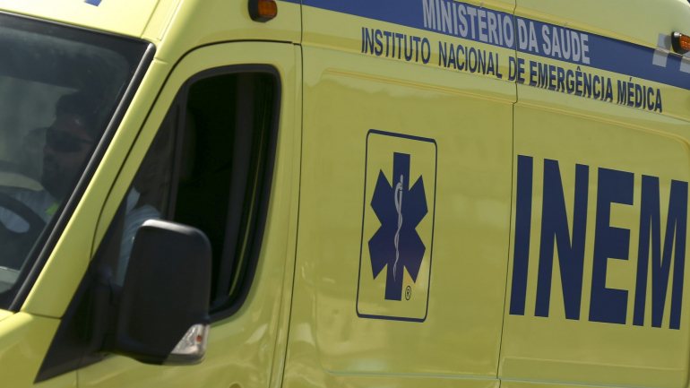 O acidente ocorreu às 14h13 na estrada municipal da Avessada, na freguesia da Venda do Pinheiro e Santo Estêvão das Galés