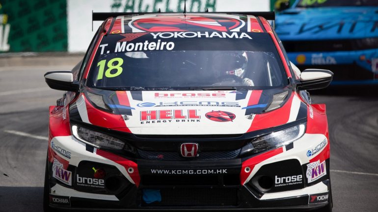 Tiago Monteiro desistiu das duas últimas corridas da sétima prova da Taça do Mundo de Carros de Turismo