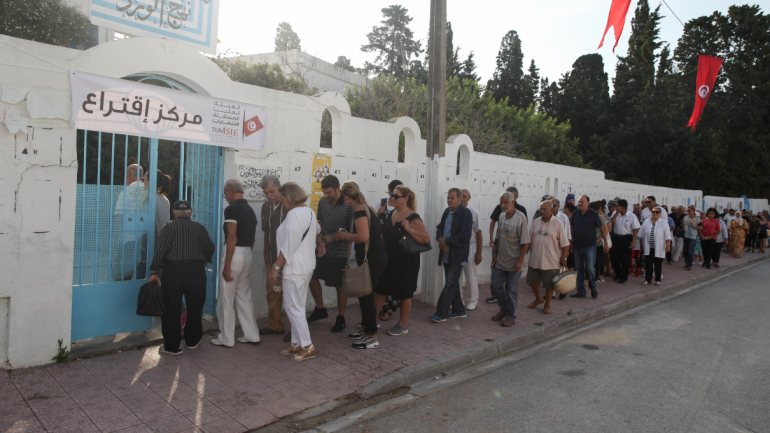 Mais de sete milhões de pessoas votaram nas presidenciais tunisinas no domingo