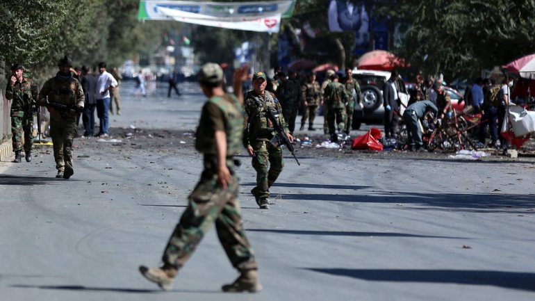 O ataque desta terça-feira em Cabul aconteceu contra um escritório do ministério da Defesa, a 300 metros da embaixada dos EUA